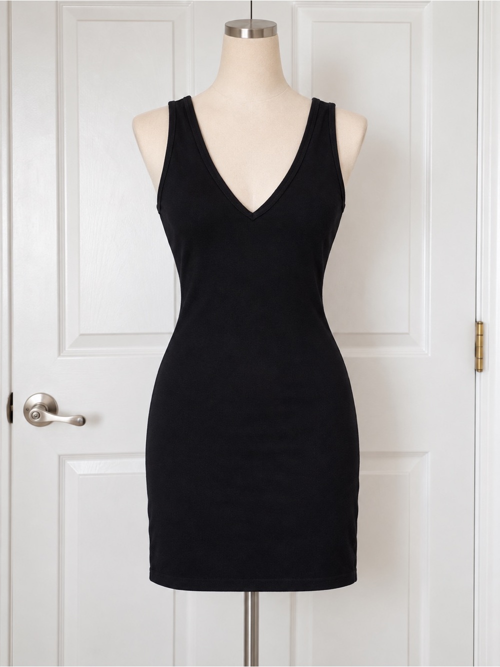 Wild Fable Women’s Black Solid V-Neck Sleeveless Stretch Bodycon Mini Dress L